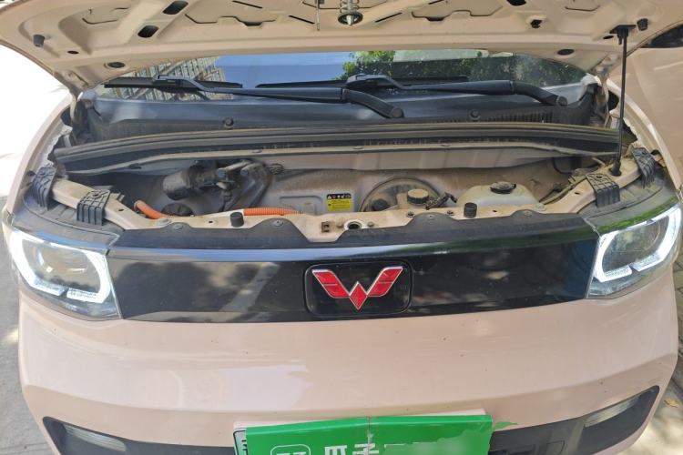 Used Wuling Hongguang MINIEV 2021 Macaron Fashion Model Lithium Iron Phosphate Engine Bay