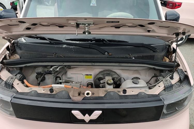 Used Wuling Hongguang MINIEV 2021 Macaron Fashion Model Lithium Iron Phosphate Engine Bay