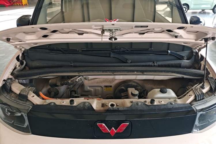 Used Wuling Hongguang MINIEV 2021 Macaron Fashion Edition Lithium-Ion Battery Engine Bay
