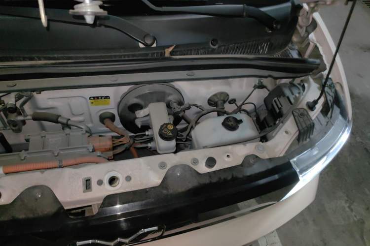 Used Wuling Hongguang MINIEV 2021 Macaron Premium Model – Lithium Iron Phosphate Engine Bay Left