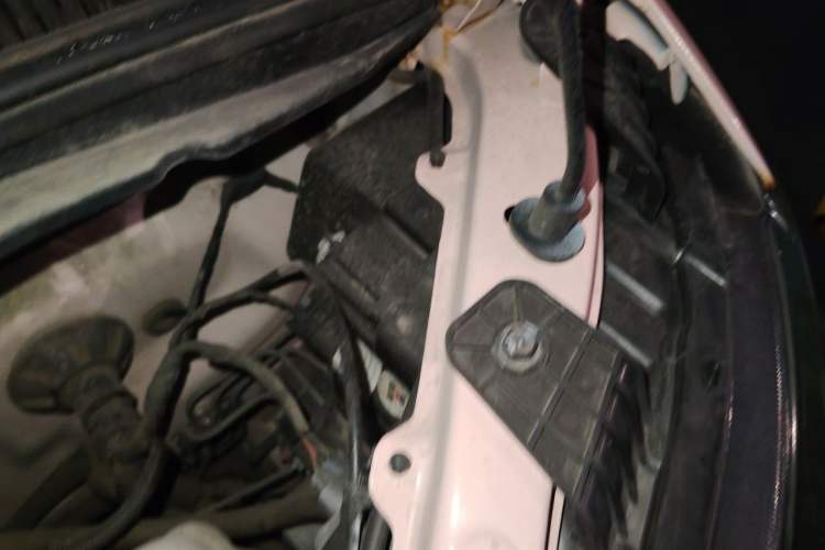 Used Wuling Hongguang MINIEV 2021 Macaron Fashion Edition Lithium-Ion Battery Engine Bay Left