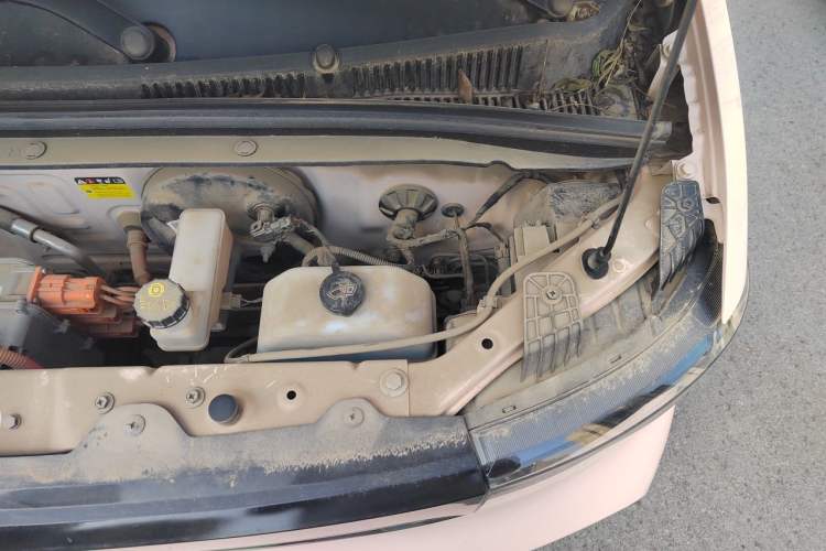 Used Wuling Hongguang MINIEV 2021 Macaron Fashion Model Lithium Iron Phosphate Engine Bay Left
