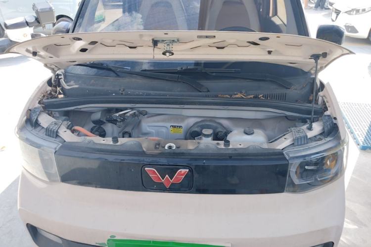 Used Wuling Hongguang MINIEV 2021 Macaron Fashion Model Lithium Iron Phosphate Engine Bay