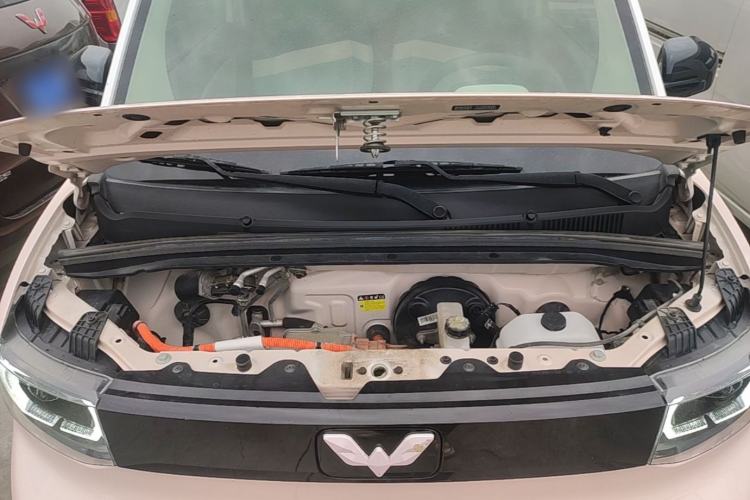 Used Wuling Hongguang MINIEV 2021 Macaron Fashion Model Lithium Iron Phosphate Engine Bay