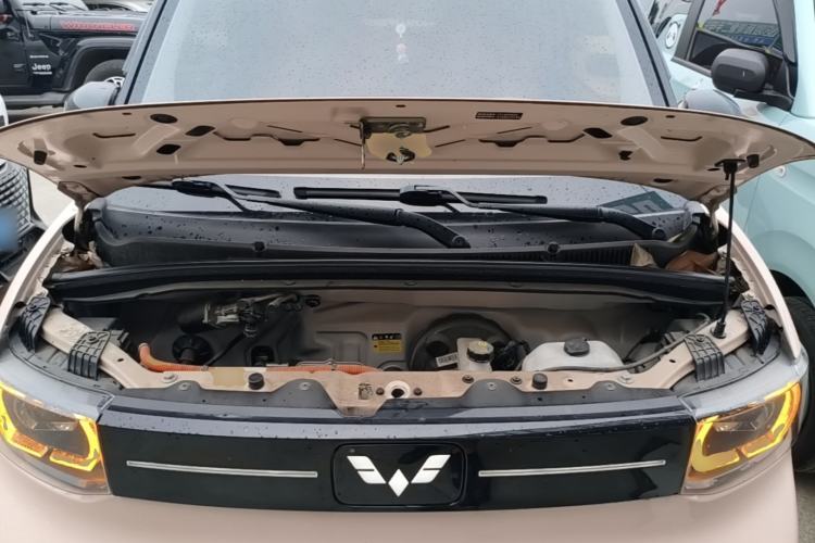 Used Wuling Hongguang MINIEV 2021 Macaron Fashion Edition Lithium-Ion Battery Engine Bay