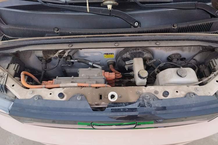 Used Wuling Hongguang MINIEV 2021 Macaron Fashion Edition Lithium-Ion Battery Engine Bay