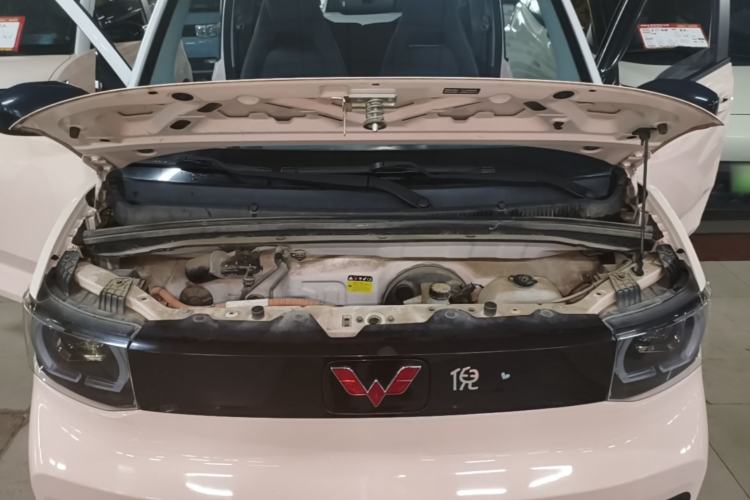 Used Wuling Hongguang MINIEV 2021 Macaron Fashion Model Lithium Iron Phosphate Engine Bay