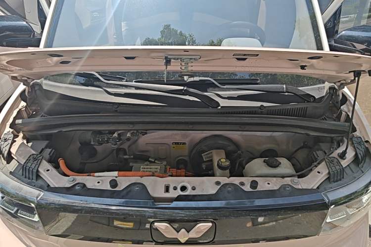 Used Wuling Hongguang MINIEV 2021 Macaron Premium Model – Lithium-NMC Engine Bay
