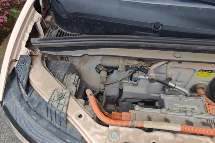 Used Wuling Hongguang MINIEV 2021 Macaron Fashion Edition Lithium-Ion Battery Engine Bay Right