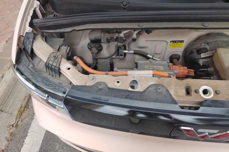 Used Wuling Hongguang MINIEV 2021 Macaron Premium Model – Lithium Iron Phosphate Engine Bay Right