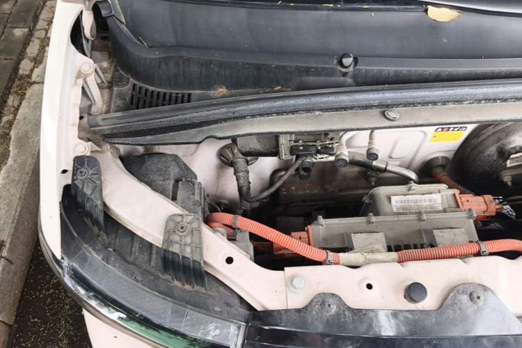 Used Wuling Hongguang MINIEV 2021 Macaron Premium Model – Lithium Iron Phosphate Engine Bay Right