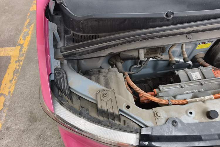 Used Wuling Hongguang MINIEV 2021 Macaron Premium Model – Lithium-NMC Engine Bay Right