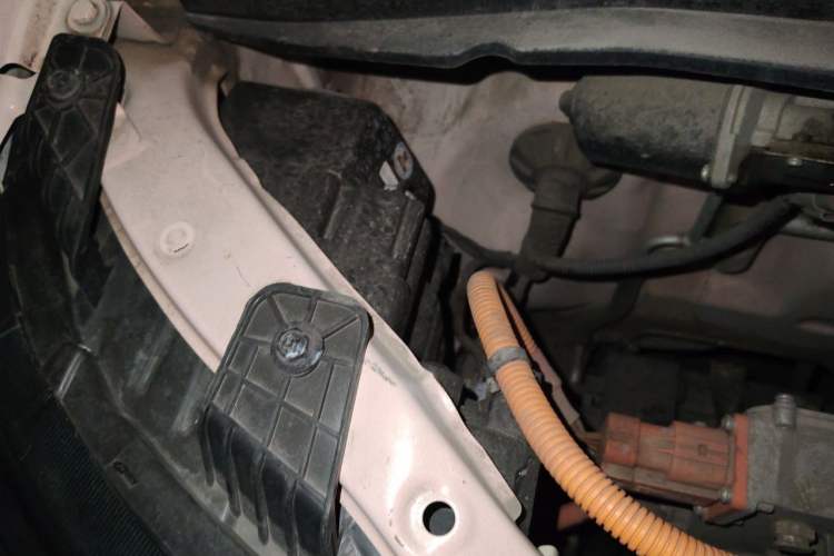 Used Wuling Hongguang MINIEV 2021 Macaron Fashion Edition Lithium-Ion Battery Engine Bay Right