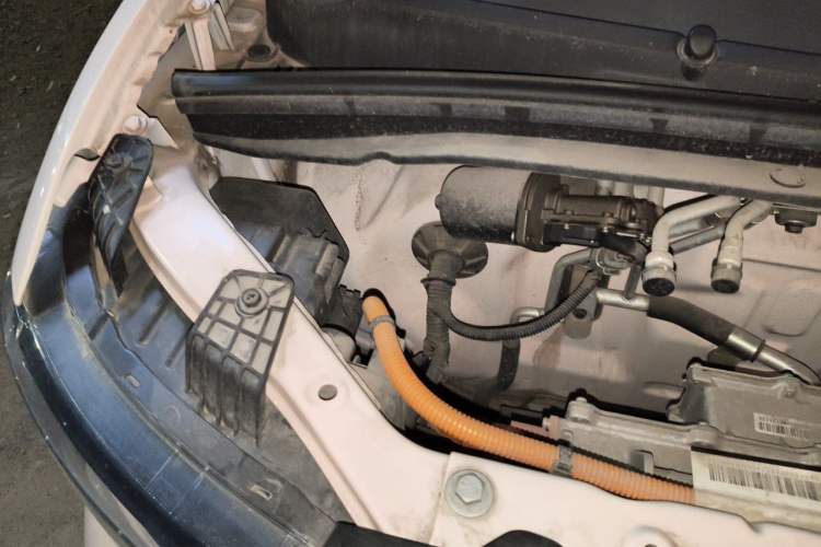 Used Wuling Hongguang MINIEV 2021 Macaron Premium Model – Lithium Iron Phosphate Engine Bay Right