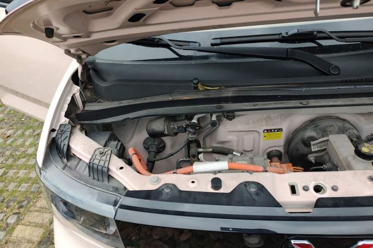 Used Wuling Hongguang MINIEV 2021 Macaron Premium Model – Lithium-NMC Engine Bay Right