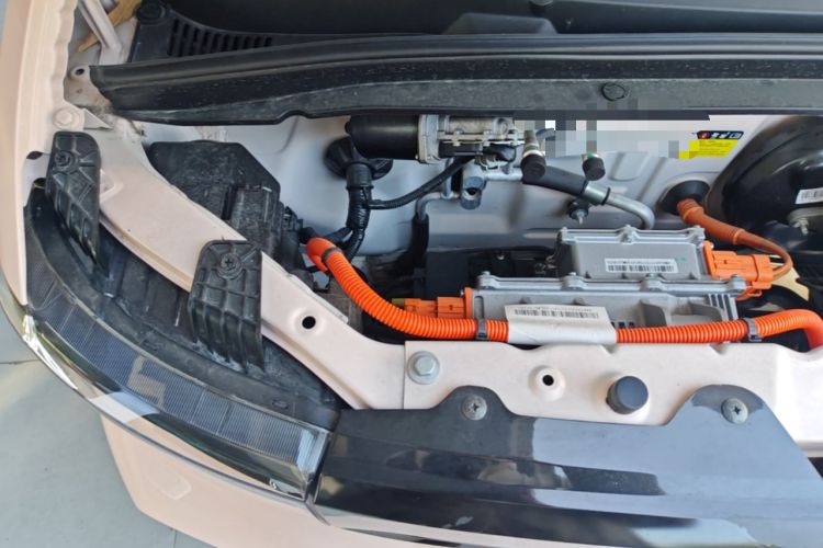 Used Wuling Hongguang MINIEV 2021 Macaron Premium Model – Lithium Iron Phosphate Engine Bay Right