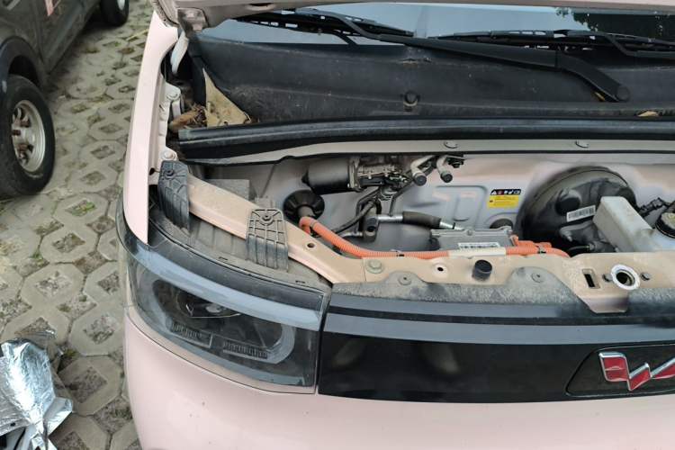 Used Wuling Hongguang MINIEV 2021 Macaron Premium Model – Lithium-NMC Engine Bay Right