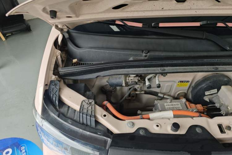 Used Wuling Hongguang MINIEV 2021 Macaron Fashion Model Lithium Iron Phosphate Engine Bay Right