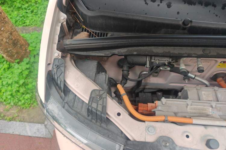 Used Wuling Hongguang MINIEV 2021 Macaron Fashion Model Lithium Iron Phosphate Engine Bay Right