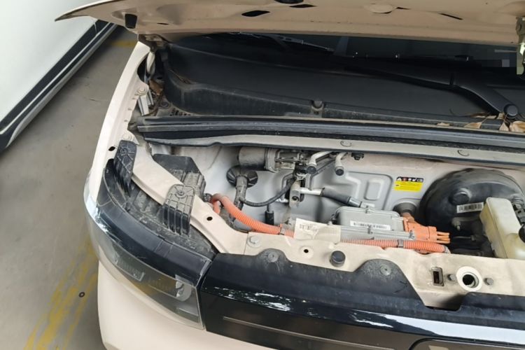 Used Wuling Hongguang MINIEV 2021 Macaron Premium Model – Lithium Iron Phosphate Engine Bay Right