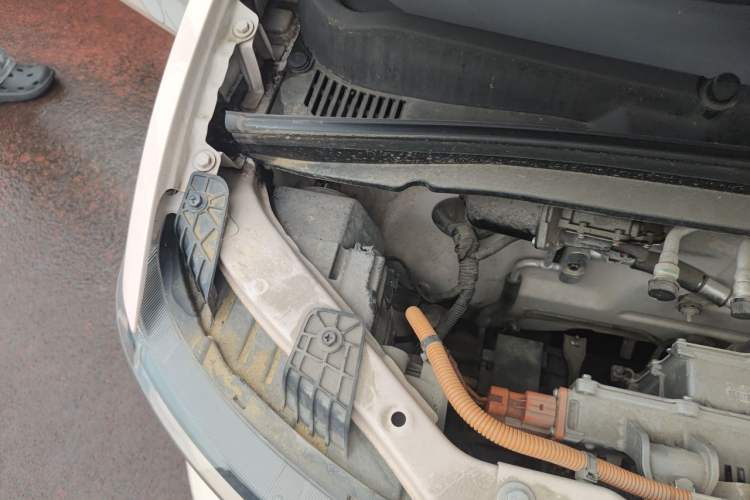Used Wuling Hongguang MINIEV 2021 Macaron Fashion Edition Lithium-Ion Battery Engine Bay Right