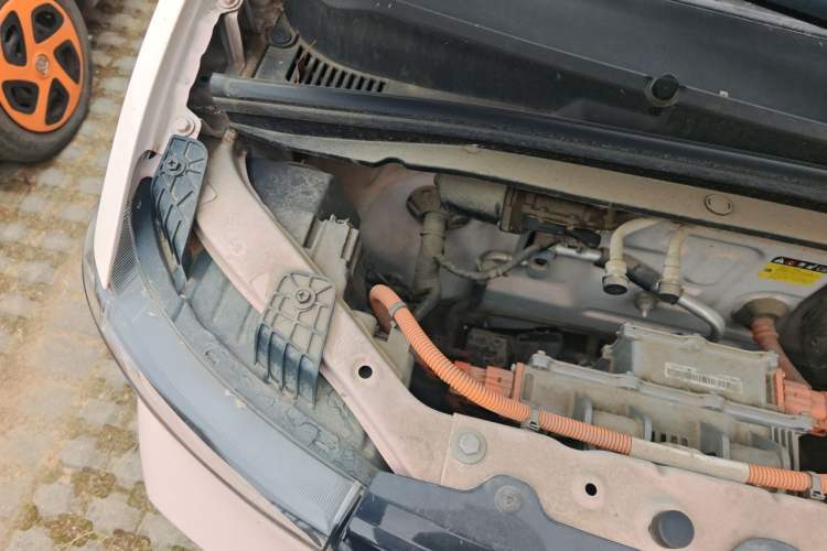Used Wuling Hongguang MINIEV 2021 Macaron Premium Model – Lithium Iron Phosphate Engine Bay Right