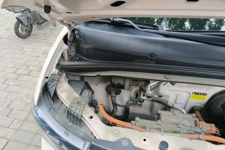 Used Wuling Hongguang MINIEV 2021 Macaron Fashion Edition Lithium-Ion Battery Engine Bay Right