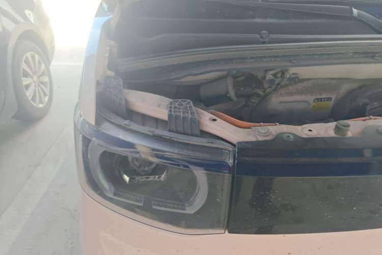 Used Wuling Hongguang MINIEV 2021 Macaron Premium Model – Lithium-NMC Engine Bay Right
