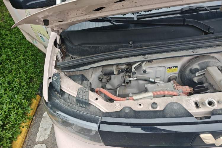 Used Wuling Hongguang MINIEV 2021 Macaron Premium Model – Lithium Iron Phosphate Engine Bay Right