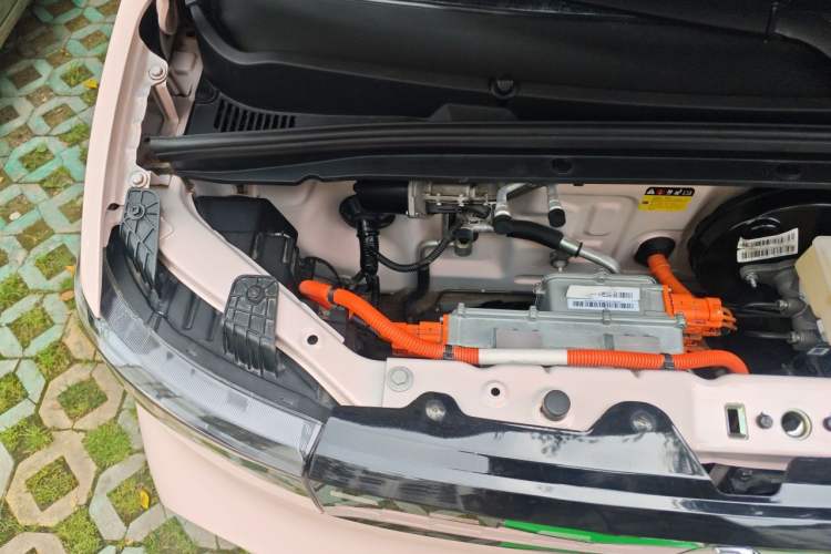 Used Wuling Hongguang MINIEV 2021 Macaron Premium Model – Lithium-NMC Engine Bay Right