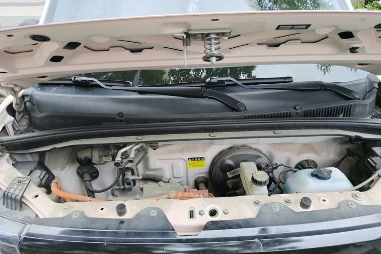 Used Wuling Hongguang MINIEV 2021 Macaron Fashion Edition Lithium-Ion Battery Engine Bay