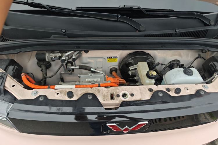 Used Wuling Hongguang MINIEV 2021 Macaron Fashion Model Lithium Iron Phosphate Engine Bay