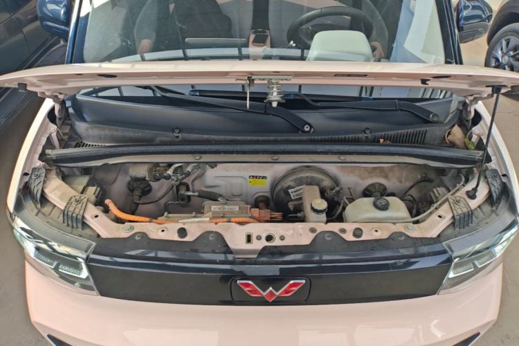 Used Wuling Hongguang MINIEV 2021 Macaron Fashion Model Lithium Iron Phosphate Engine Bay
