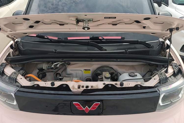Used Wuling Hongguang MINIEV 2021 Macaron Fashion Edition Lithium-Ion Battery Engine Bay