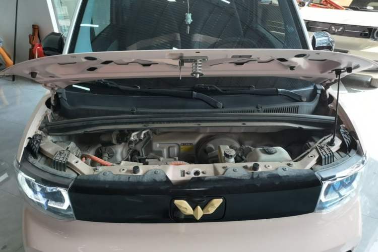 Used Wuling Hongguang MINIEV 2021 Macaron Premium Model – Lithium Iron Phosphate Engine Bay