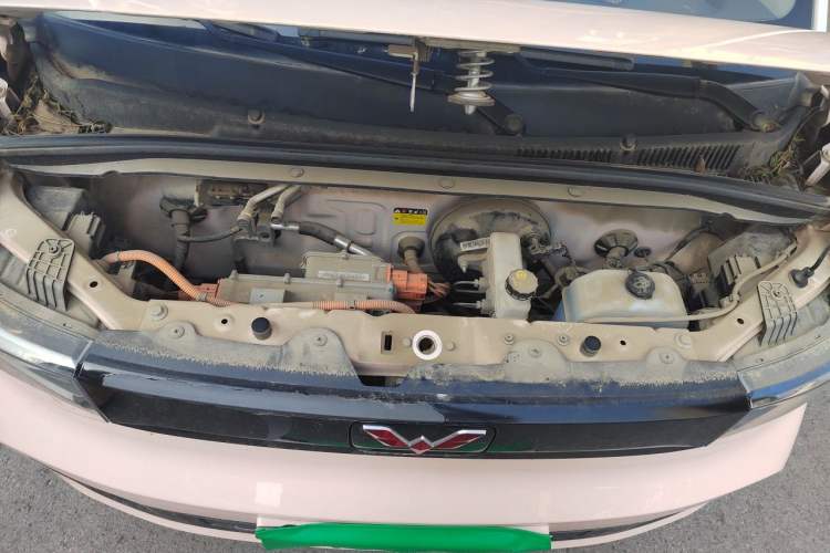 Used Wuling Hongguang MINIEV 2021 Macaron Fashion Model Lithium Iron Phosphate Engine Bay