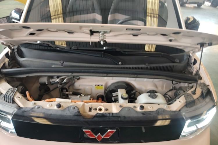 Used Wuling Hongguang MINIEV 2021 Macaron Fashion Model Lithium Iron Phosphate Engine Bay