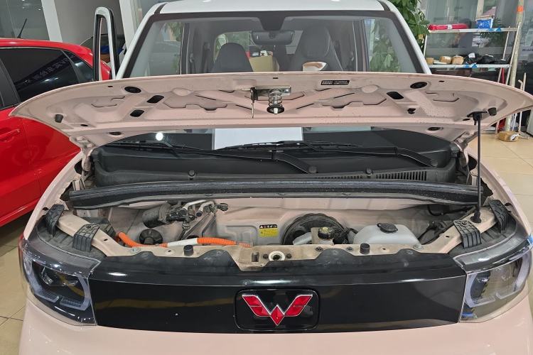 Used Wuling Hongguang MINIEV 2021 Macaron Fashion Edition Lithium-Ion Battery Engine Bay