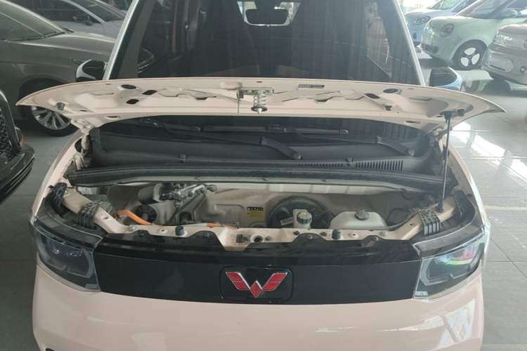Used Wuling Hongguang MINIEV 2021 Macaron Fashion Edition Lithium-Ion Battery Engine Bay