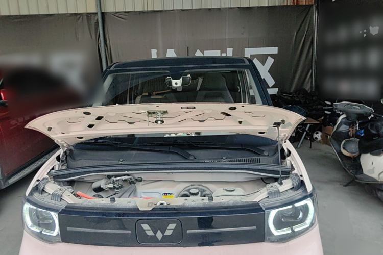 Used Wuling Hongguang MINIEV 2021 Macaron Fashion Edition Lithium-Ion Battery Engine Bay
