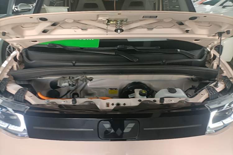Used Wuling Hongguang MINIEV 2021 Macaron Premium Model – Lithium Iron Phosphate Engine Bay