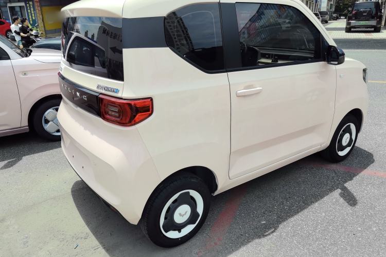 Used Wuling Hongguang MINIEV 2021 Macaron Sandwich Model 120 km Lithium NMC Exterior 11