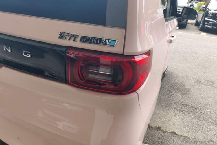 Used Wuling Hongguang MINIEV 2021 Macaron Fashion Edition Lithium-Ion Battery Exterior 2