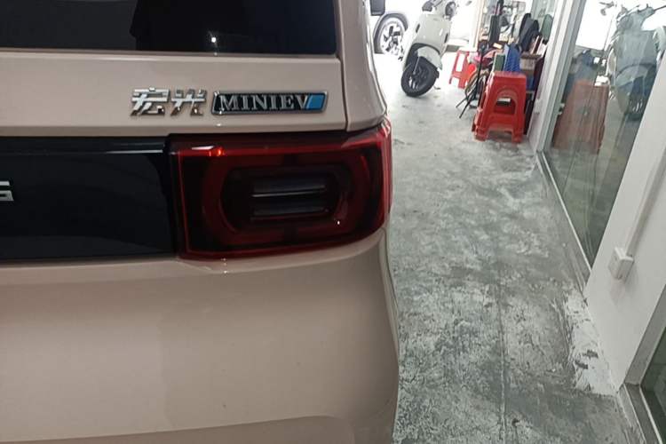 Used Wuling Hongguang MINIEV 2021 Macaron Fashion Edition Lithium-Ion Battery Exterior 3