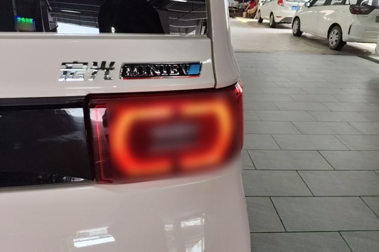 Used Wuling Hongguang MINIEV 2021 Macaron Fashion Edition Lithium-Ion Battery Exterior 3