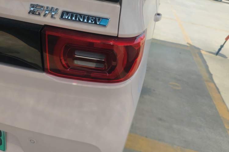 Used Wuling Hongguang MINIEV 2021 Macaron Premium Model – Lithium-NMC Exterior 3