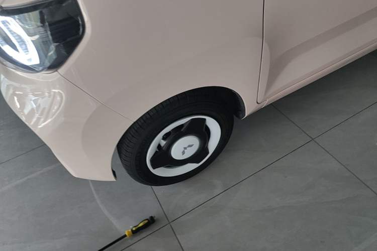 Used Wuling Hongguang MINIEV 2021 Macaron Premium Model – Lithium Iron Phosphate Exterior 4