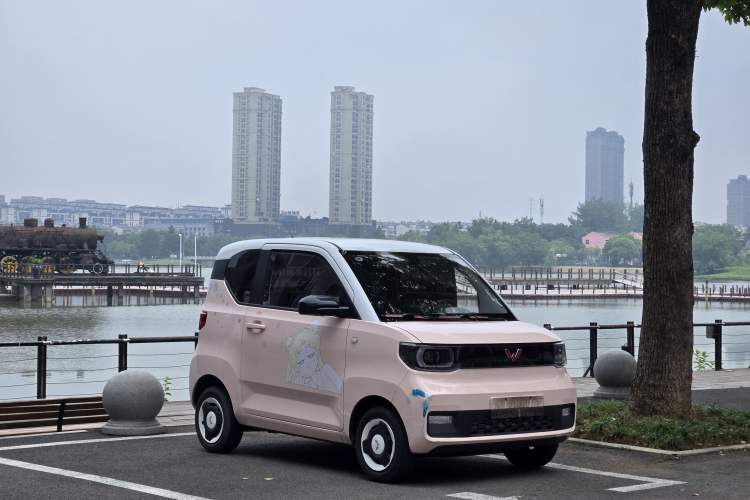 Used Wuling Hongguang MINIEV 2021 Macaron Premium Model – Lithium Iron Phosphate Exterior 4