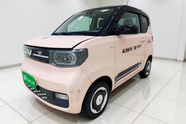 Ojetý Wuling Hongguang MINIEV 2021 Macaron Premium Model – Lithium Iron Phosphate
