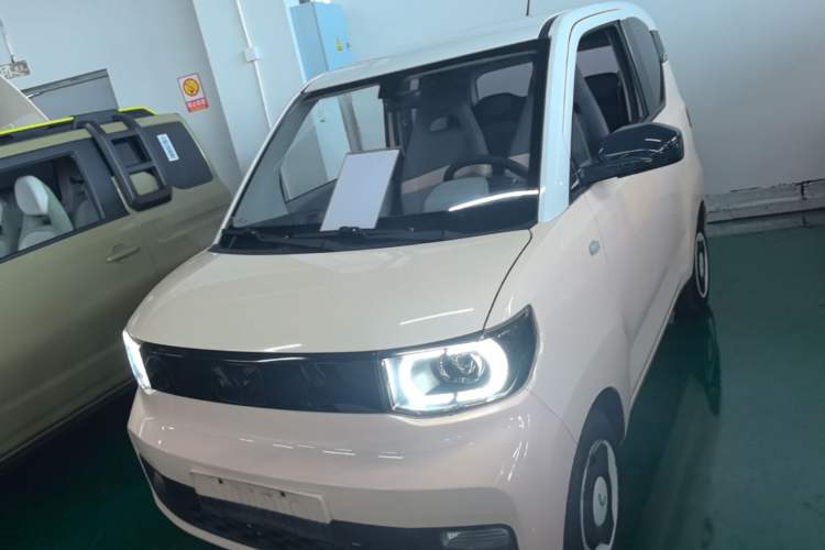 Used Wuling Hongguang MINIEV 2021 Macaron Sandwich Model 170 km Lithium Ternary Front